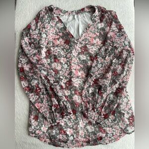 Chic Floral V-Neck Blouse